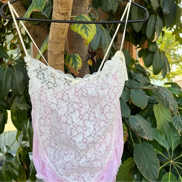 NWT Deadstock Vintage lace bodysuit with lace detailing ! - Picture 2 of 4